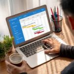 Project manager with gantt chart