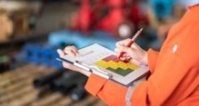 Project manager performing risk analysis